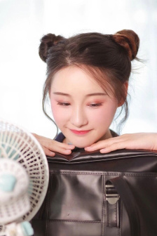进去插几下就射